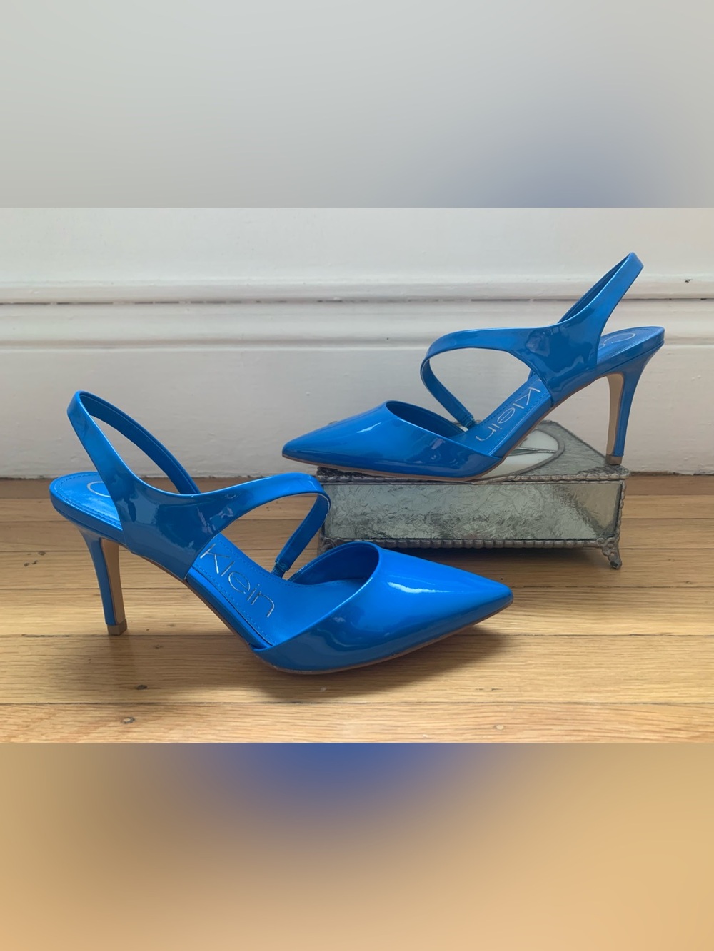 NWOB CALVIN KLEIN GEENA COBALT BLUE SLINGBACK POINTED TOE PUMPS SIZE 7.5M